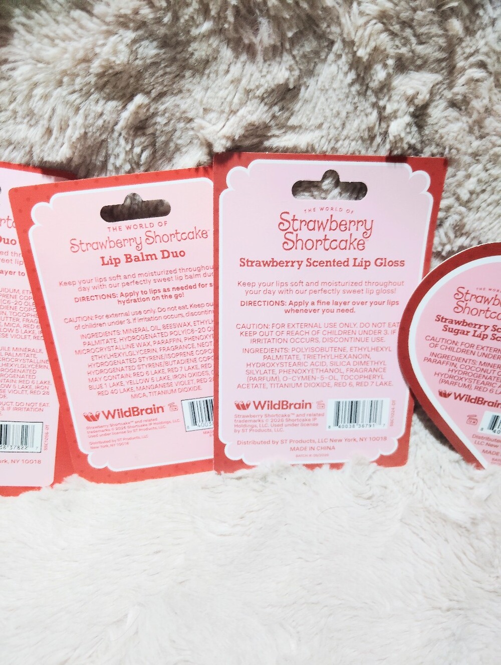 BUNDLE OF 5!! NEW!! Strawberry Shortcake Lip Care & Socks - Picture 7 of 8